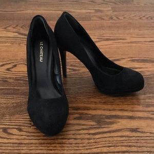 Black suede heels from Le château. Size 6.